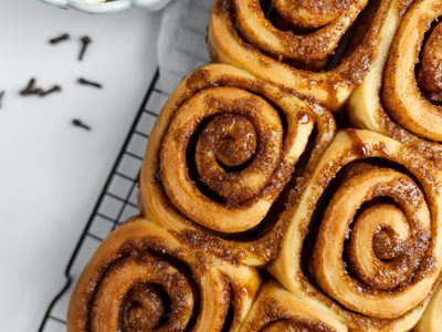 Rolls de canela con manzana: probá la receta más irresistible y perfecta para estos días fríos a la tarde