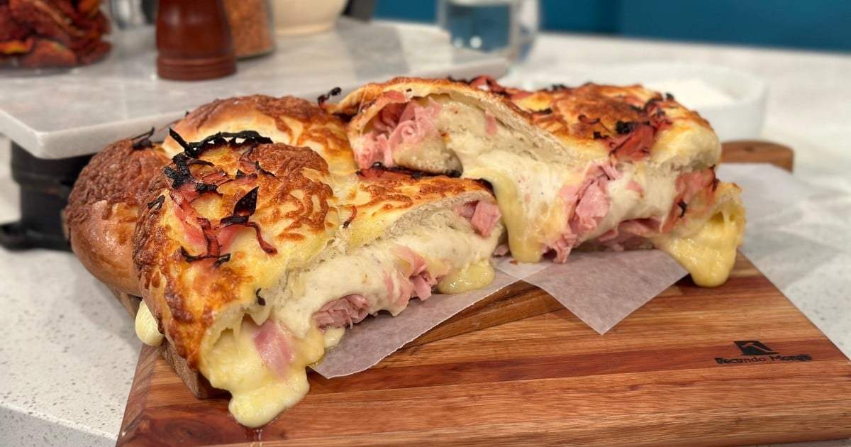 Pan de salchicha y mozzarella. Fuente: (Instagram)