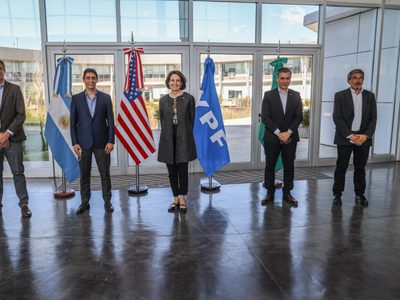 YPF se reunió con una importante diplomática de la Embajada de Estados Unidos