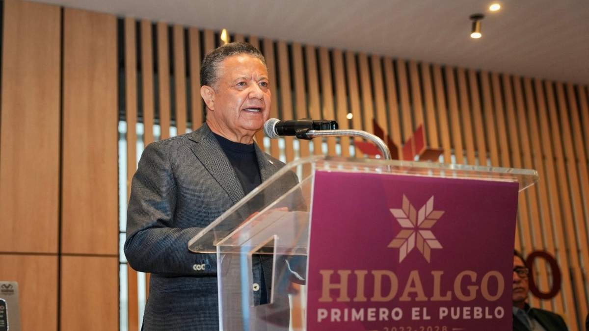 El gobernador de Hidalgo, Julio Menchaca