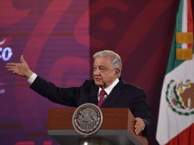 AMLO dice que en Ayotzinapa “claro que fue el Estado”... pero deslinda a Peña y Cienfuegos