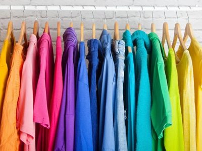 Estos son los colores que tenés que usar de ropa en octubre para atraer el dinero, según el Feng Shui