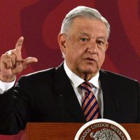 AMLO pide a deudores de CFE que paguen porque se cumplió con mantener tarifas