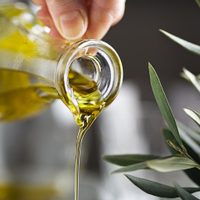 La ANMAT prohibió la comercialización de un famoso aceite de oliva