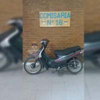 Recuperaron una moto que había sido robada en barrio Melipal: la conductora huyó