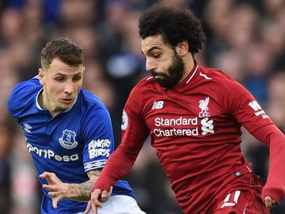 Liverpool busca quedar a un paso del título en el clásico con Everton