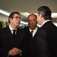 Familiares y amigos asisten al sepelio de Rafael Tovar y de Teresa