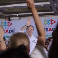 El viejo PRI, con disfraz de 'Doritos”, se regodea en acto de Meade en Morelos
