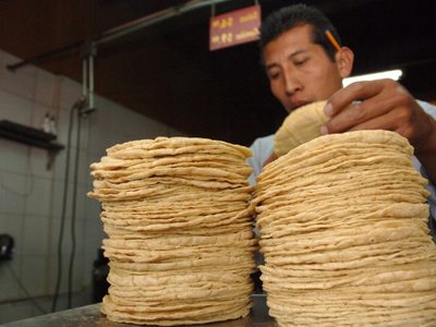 No se justifica aumentar el precio de la tortilla: Economía