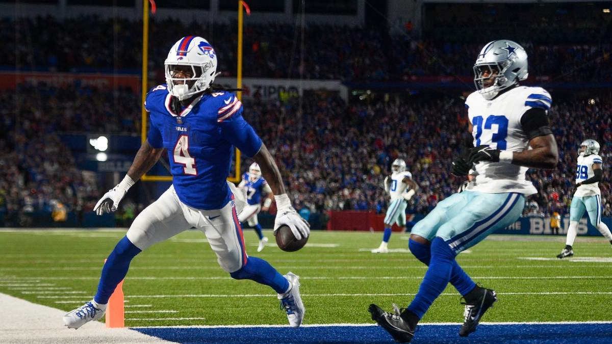 James Cook consigue una recepción para touchdown