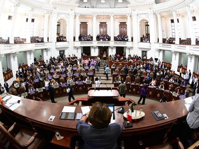 Congreso capitalino avala en lo general dictamen que prohíbe corridas de toros con violencia