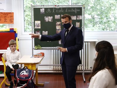 Francia, día 1 de la nueva normalidad: abren escuelas, comercios y habilitan los viajes