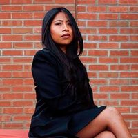 ¡Belleza azteca! Yalitza Aparicio aparece "al natural" en una reveladora foto... ¡Se ve!