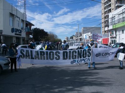 Debate por salarios estatales en Río Negro: el gremio UPCN exige una suba del 45%