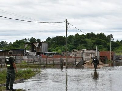 Evacuaron a más de 400 personas por las inundaciones en Corrientes