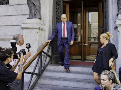 Francos va al Senado para dar su informe de gestión