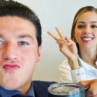 Redim exige a Mariana Rodríguez y Samuel García no cosificar a bebé que "adoptaron"