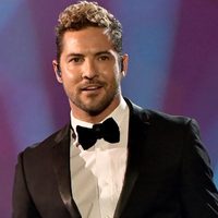 David Bisbal estrena su álbum 'En tus planes' y canta con estrellas de talla mundial ¡Imperdible!
