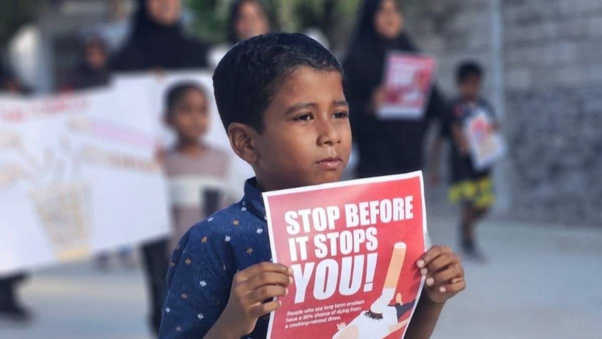 Cartel contra el tabaco en Maldivas