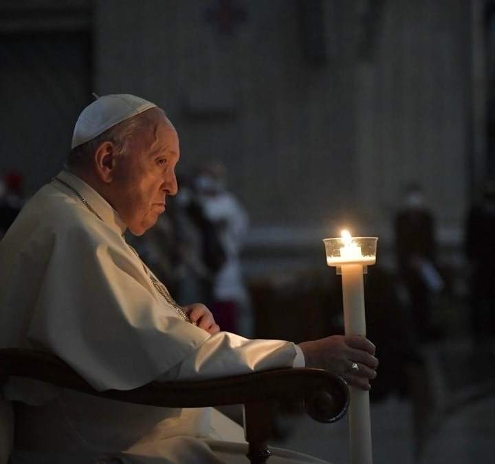 El Papa Francisco durante una misa en el Vaticano