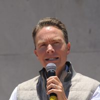 Pide Manuel Velasco que lo tomen en cuenta para un hipotético gobierno de coalición