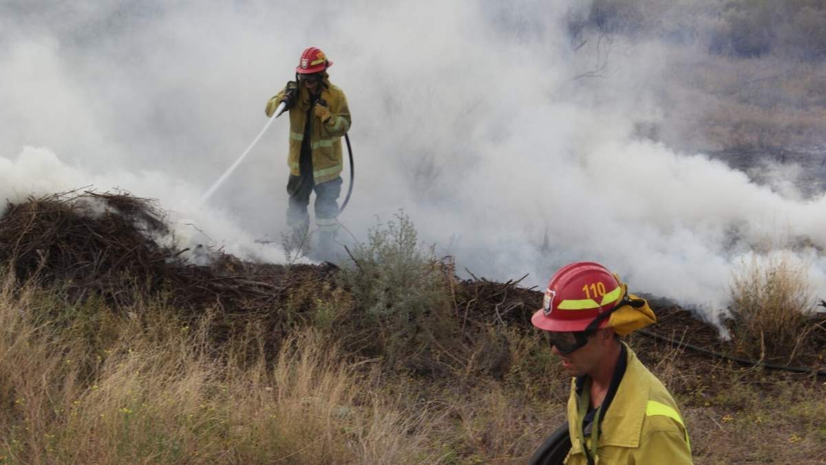 Trabajaron cuatro dotaciones de bomberos para sofocar el incendio. Fuente: (Facebook)