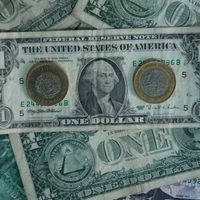 Peso cae ante el fortalecimiento del dólar