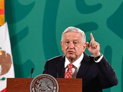 López Obrador califica de "deshonesta" actitud del cónsul mexicano en NY