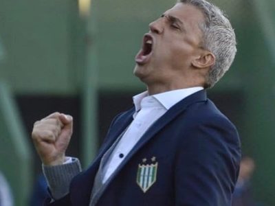 Un conocido DT vuelve a dirigir en la Superliga