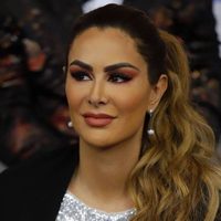 "¡Son enormes!" Ninel Conde se lo quitó todo y mostró dos buenas razones para verla en mini traje de