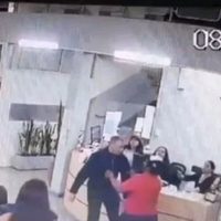 Denuncian ataque a funcionario municipal durante una protesta de ATE en Centenario