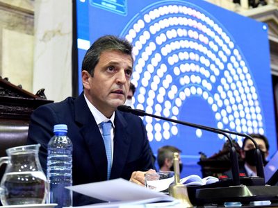 Insultos, gritos y desacuerdo en Diputados: así se le descontroló la sesión maratónica a Massa