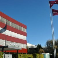 Vacuna de AstraZeneca  estaría disponible a finales de año pese a interrupción de ensayos