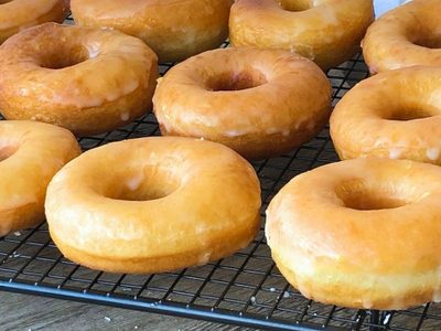 Donas de almendra y coco, sin azúcar y muy esponjosas: para matear a la tarde con algo dulce