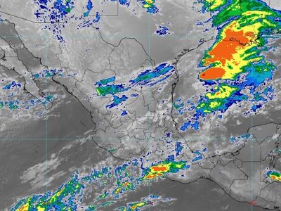 Interacción entre frente frío #13 y #14 generará lluvias fuertes en Michoacán y Quintana Roo