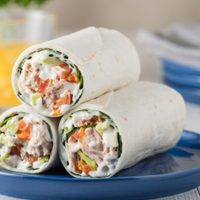 Wrap de atún extra jugoso y listo en pocos minutos: la receta que te resolverá el almuerzo o cena, este sábado