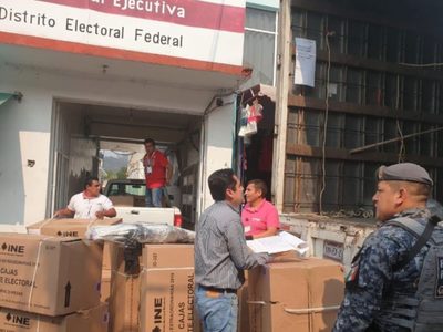 INE recibe mil 200 paquetes electorales de poblanos en el extranjero