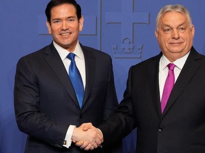 EU asegura que ayudará a Orbán ante posibles "dificultades financieras" o amenazas a la estabilidad