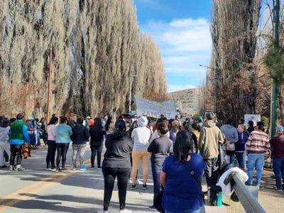 Trabajadores de Termas volvieron a cortar el acceso a la localidad