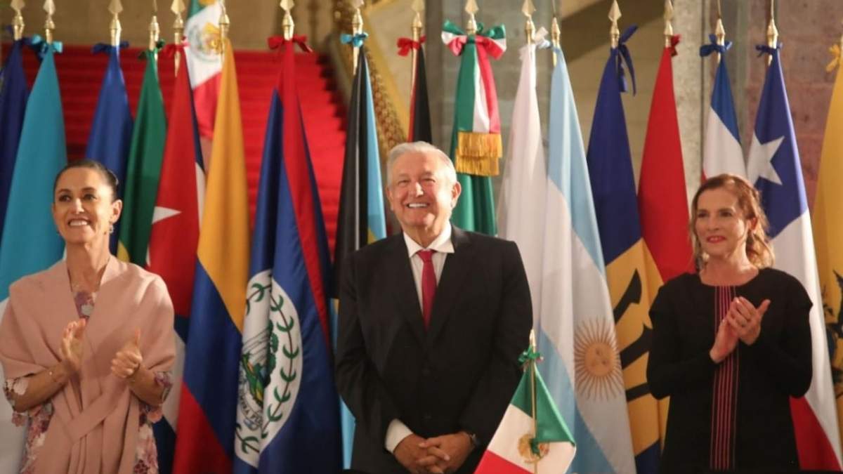 Claudia Sheinbaum, Andrés Manuel López Obrador y Beatriz Gutiérrez Müller en la cumbre de la Celac