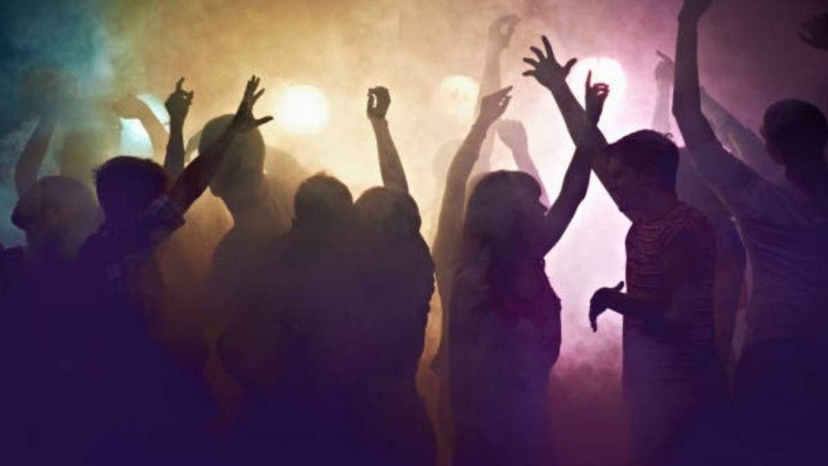 Fiesta clandestina en una chacra de Plaza Huincul. Fuente: (Twitter)