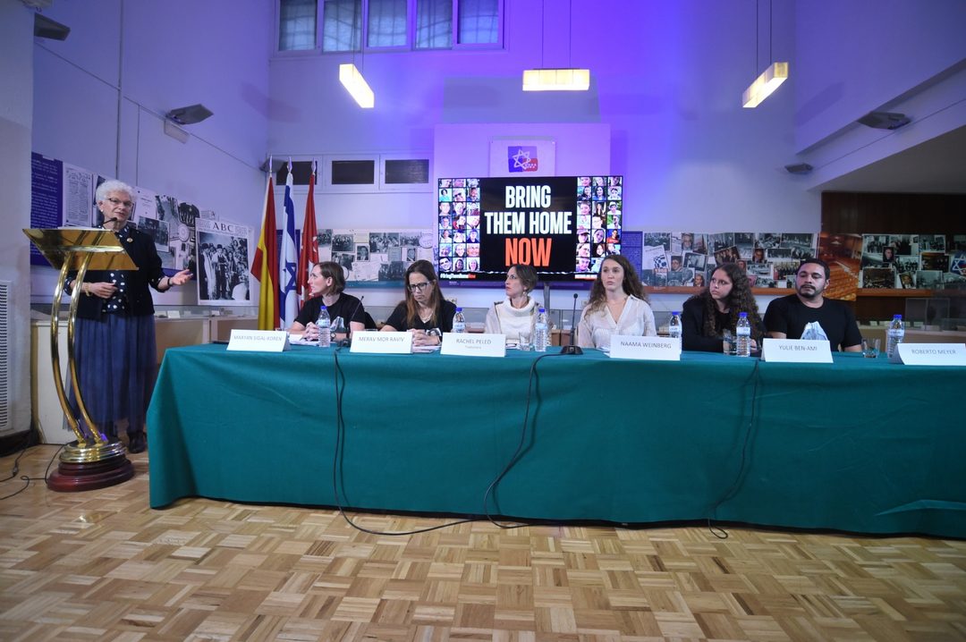 02_EuropaPress_5534635_i_d_embajadora_estado_israel_rodica_radian_gordon_familiares_israelies