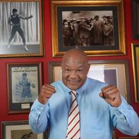El exboxeador George Foreman es demandado por dos mujeres que lo acusan de abuso sexual