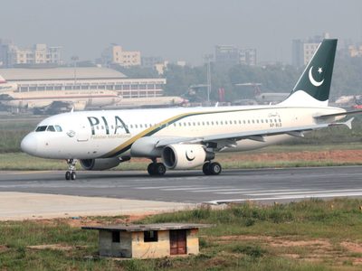 Urgente: un avión con 107 pasajeros se estrelló en Pakistán