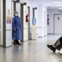 Coronavirus: se reportaron más de 300 fallecimientos y exactamente 9 mil contagios