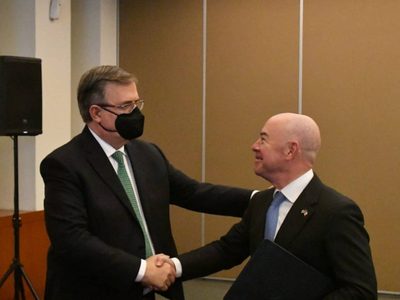 Gobierno mexicano presumió la detención de "El Huevo" ante Alejandro Mayorkas
