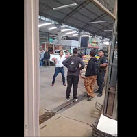 Un exdiputado nacional a los gritos en la feria de Guaymallén