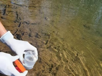 Contaminación en Centenario: buscan que la empresa Codam no vierta más sus cloacas en el río Neuquén
