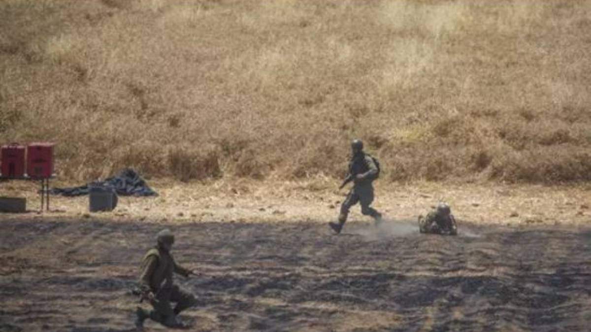 Militares israelíes en la frontera con Gaza