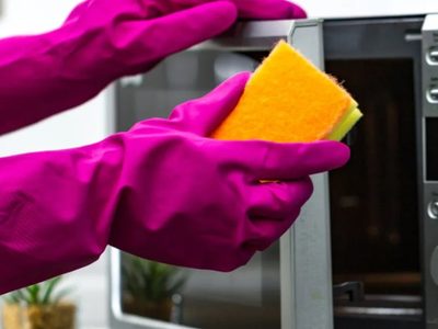 Con ingredientes caseros: el mejor truco para limpiar tu microondas por dentro y dejarlo como nuevo